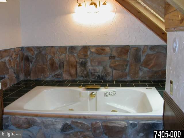 7723 Hickory Road Stewartstown, PA 17363 - Photo 6 of 9