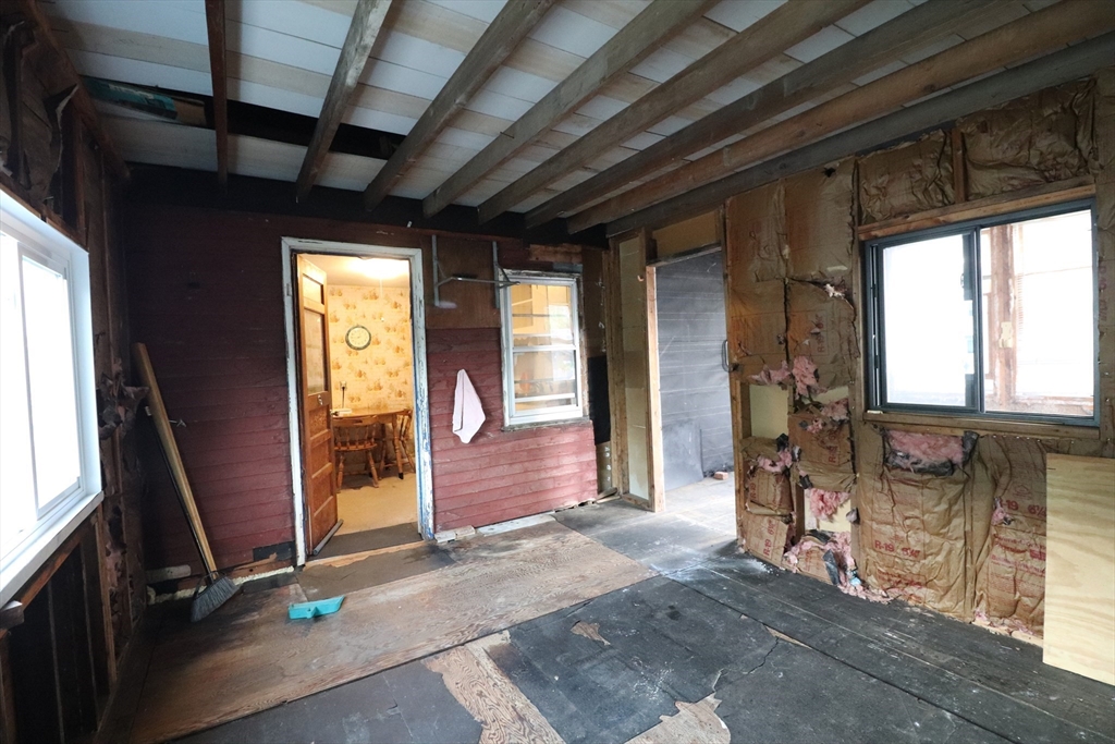22 Windsor Road Beverly, MA 01915 - Photo 13 of 23