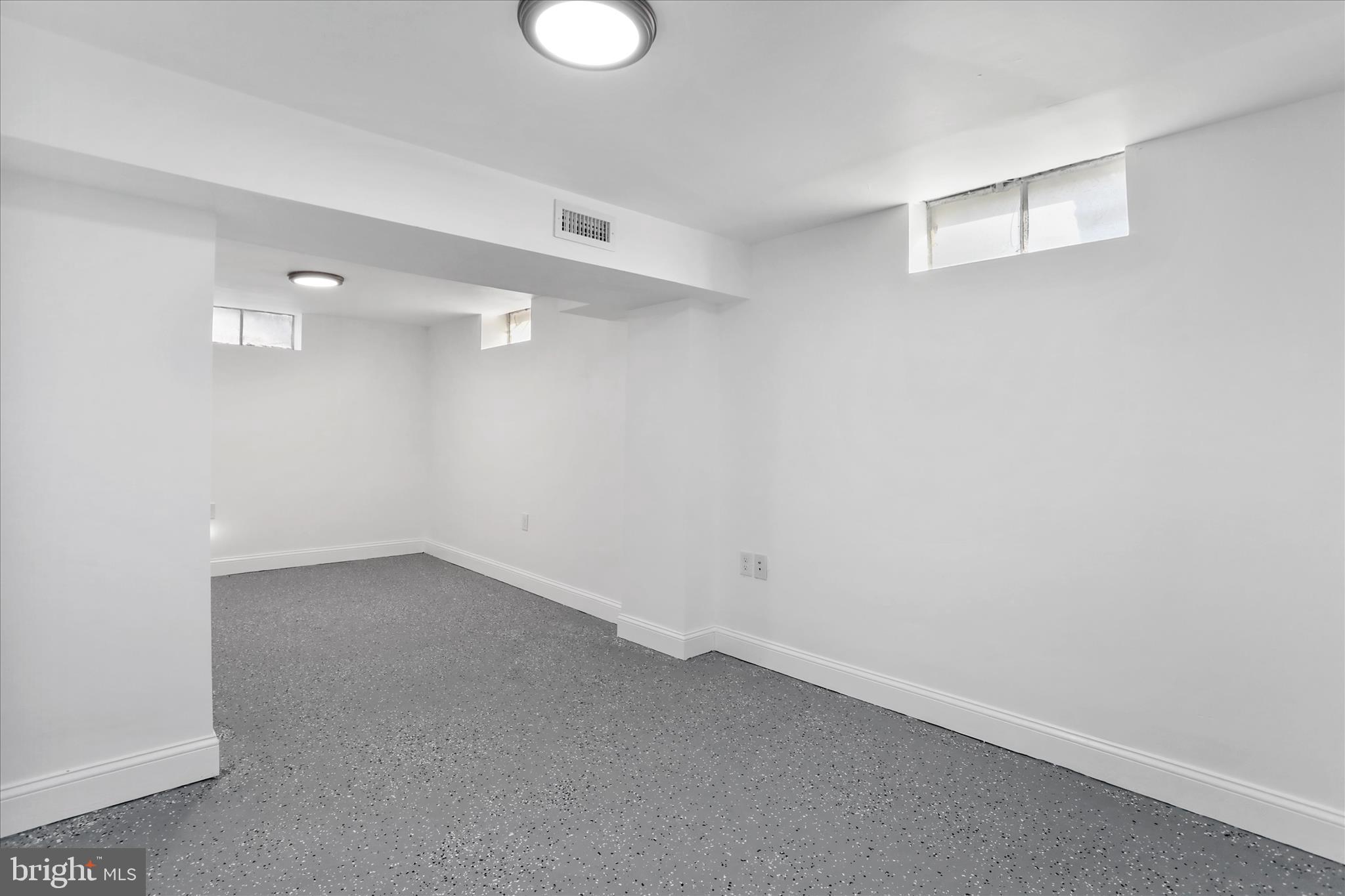 365 West 9th Street Front Royal, VA 22630 - Photo 23 of 32