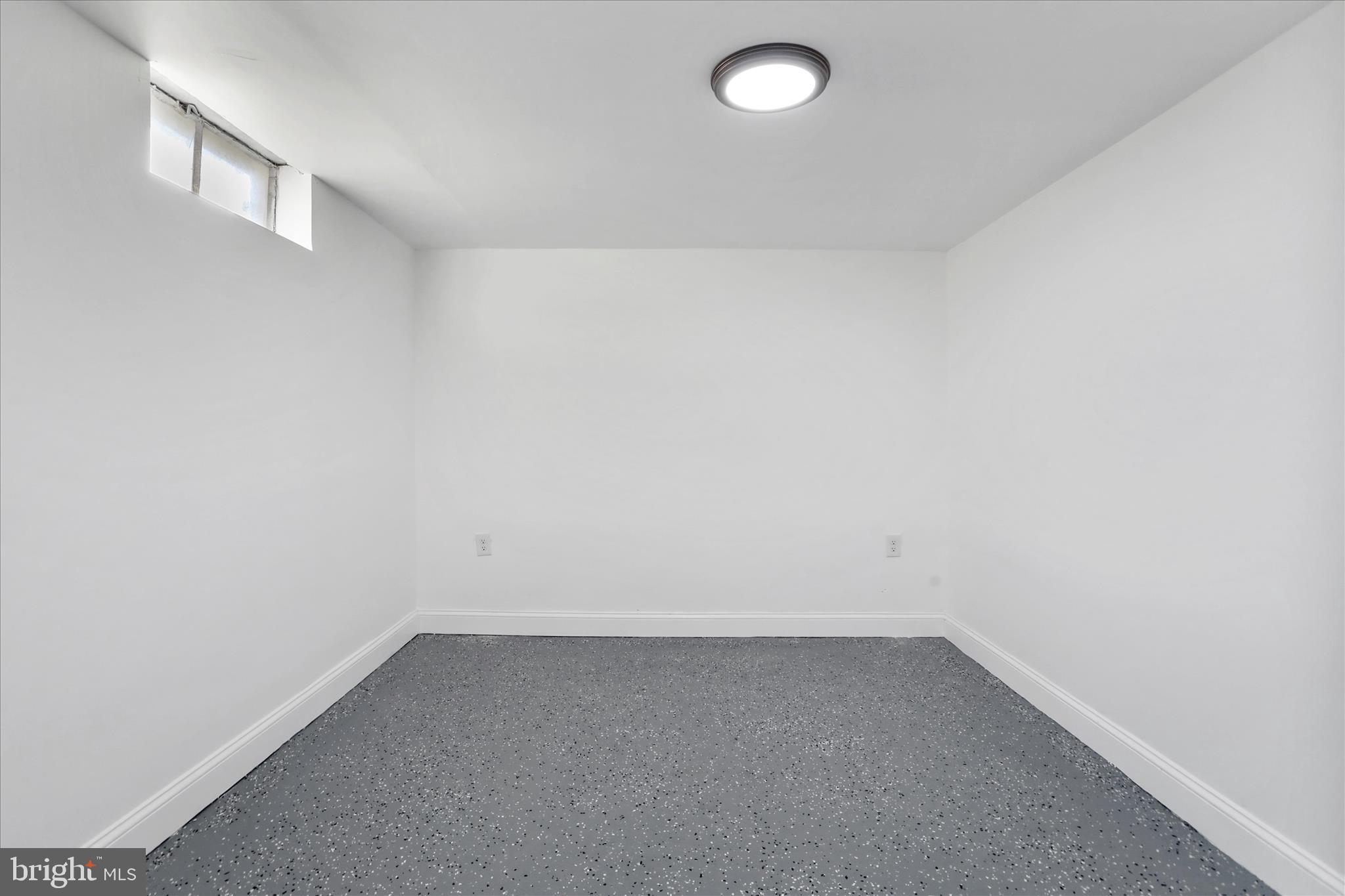 365 West 9th Street Front Royal, VA 22630 - Photo 24 of 32