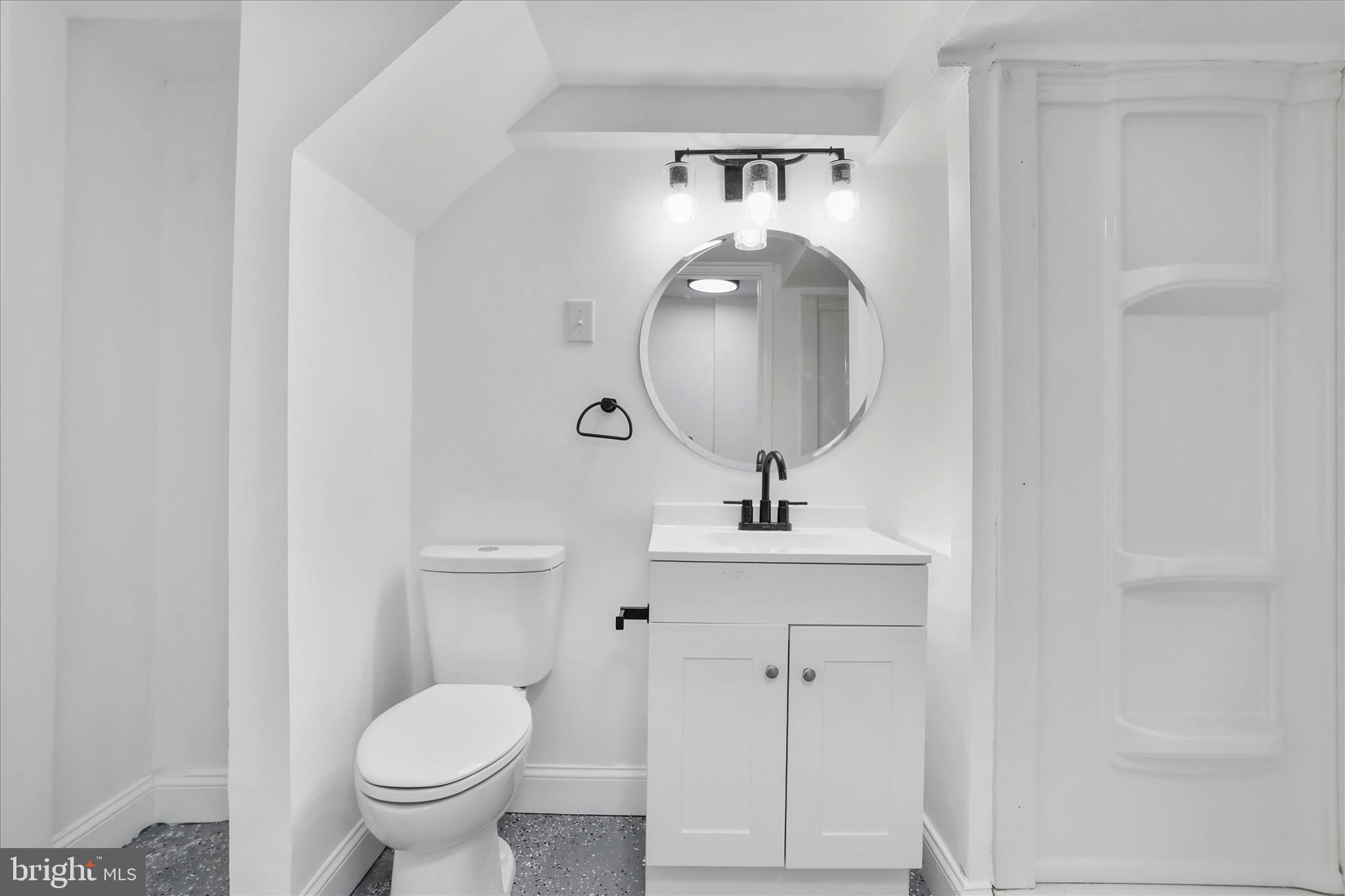 365 West 9th Street Front Royal, VA 22630 - Photo 28 of 32