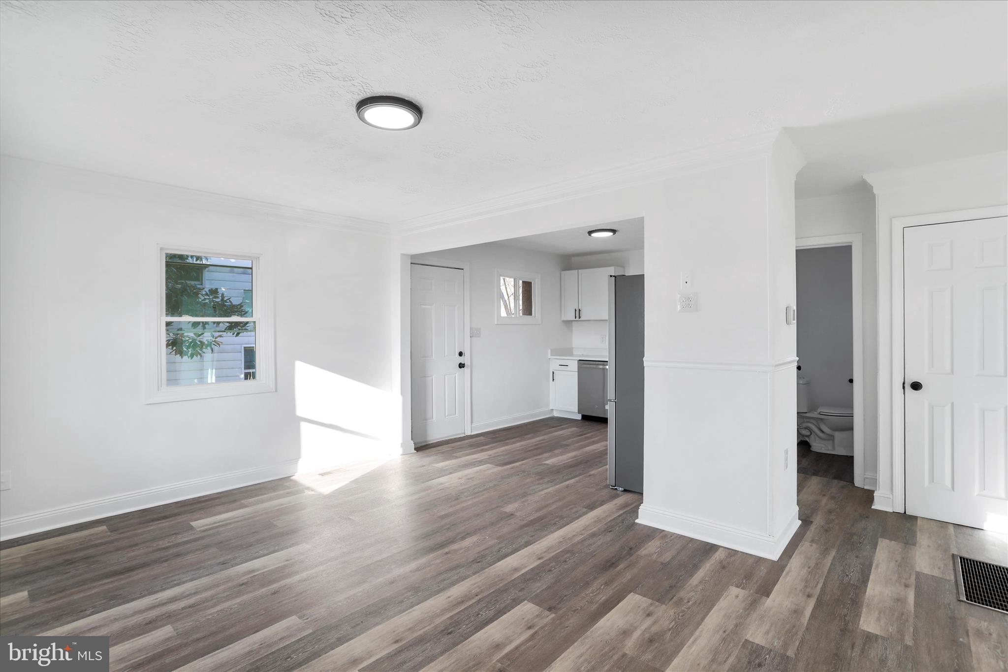 365 West 9th Street Front Royal, VA 22630 - Photo 3 of 32