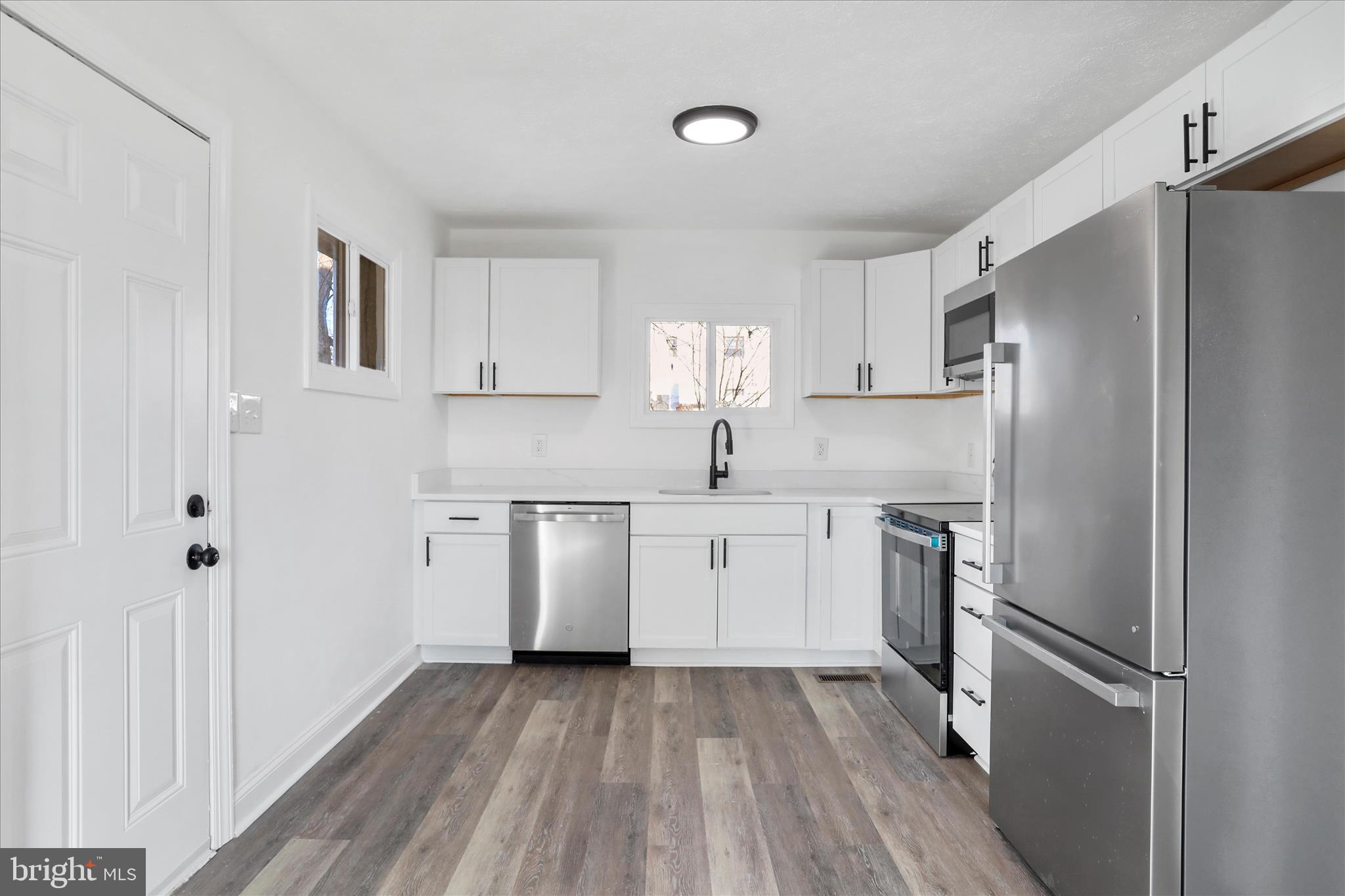 365 West 9th Street Front Royal, VA 22630 - Photo 9 of 32