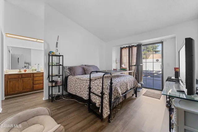 $460,000 | 37720 Smoke Tree Street, Palmdale, CA 93552