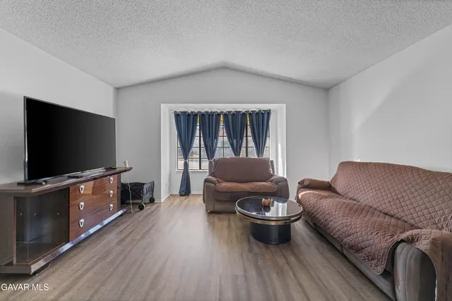 $460,000 | 37720 Smoke Tree Street, Palmdale, CA 93552