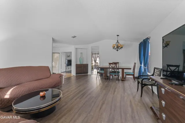 $460,000 | 37720 Smoke Tree Street, Palmdale, CA 93552