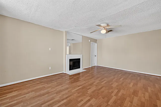 a view of entryway and hall