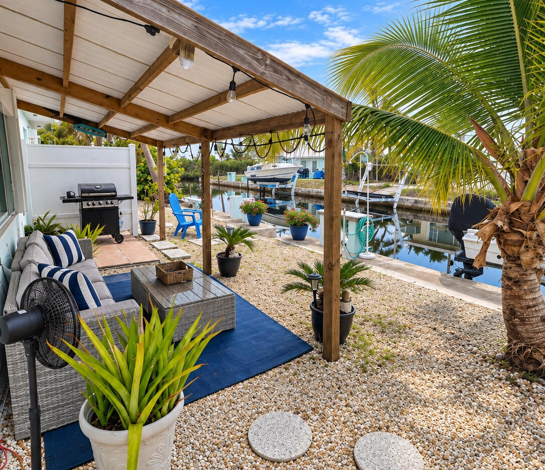 1455 Sunset Road Big Pine Key, FL 33043 - Photo 25 of 29 SIDE VIEW
