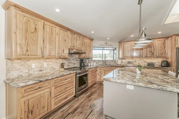 $899,000 | 14049 Oak View Drive, Prather, CA 93651
