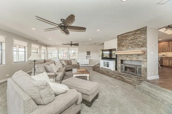 $899,000 | 14049 Oak View Drive, Prather, CA 93651