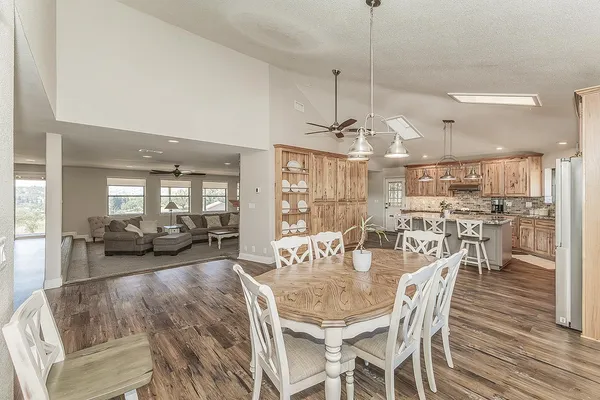 $899,000 | 14049 Oak View Drive, Prather, CA 93651