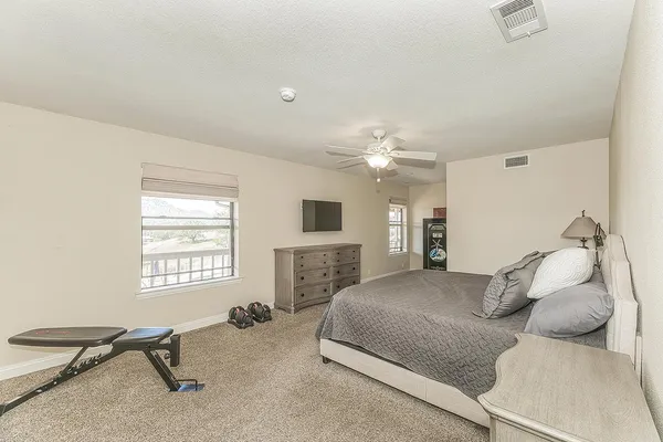 $899,000 | 14049 Oak View Drive, Prather, CA 93651