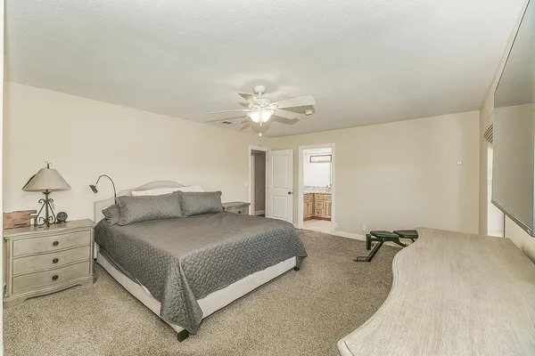 $899,000 | 14049 Oak View Drive, Prather, CA 93651