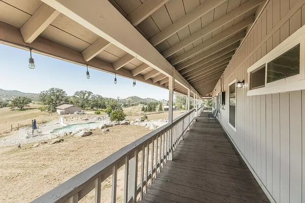 $899,000 | 14049 Oak View Drive, Prather, CA 93651