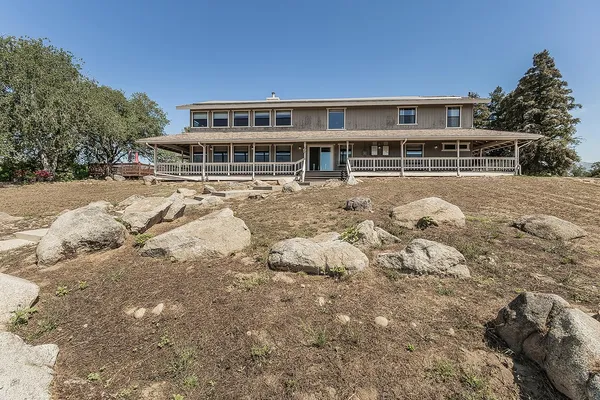 $899,000 | 14049 Oak View Drive, Prather, CA 93651