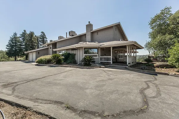 $899,000 | 14049 Oak View Drive, Prather, CA 93651