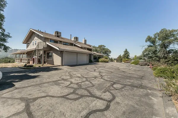 $899,000 | 14049 Oak View Drive, Prather, CA 93651