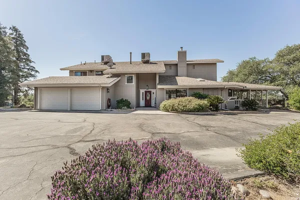 $899,000 | 14049 Oak View Drive, Prather, CA 93651