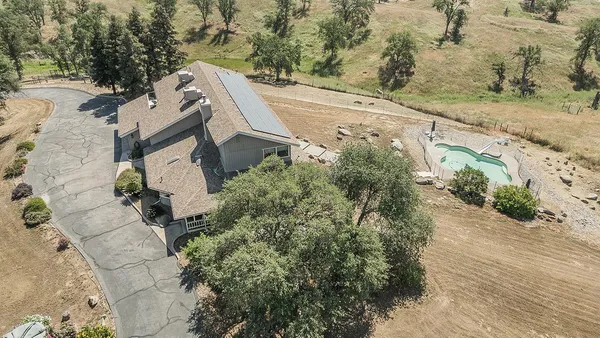 $899,000 | 14049 Oak View Drive, Prather, CA 93651