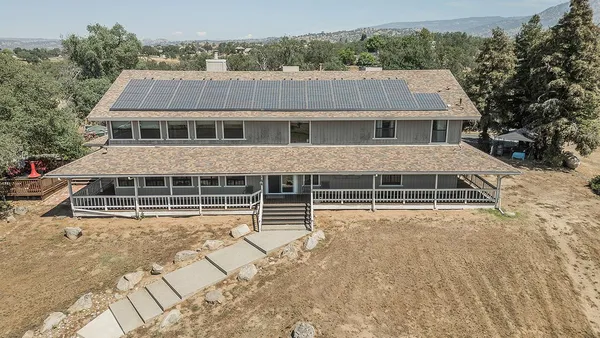 $899,000 | 14049 Oak View Drive, Prather, CA 93651