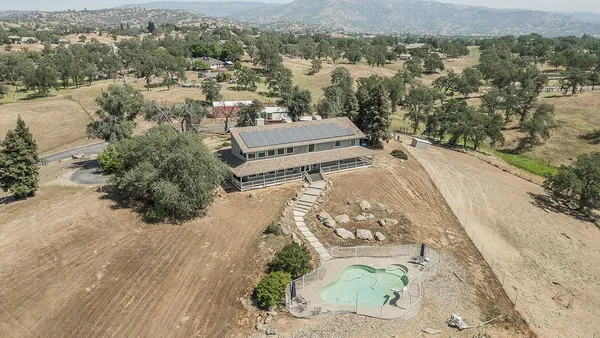 $899,000 | 14049 Oak View Drive, Prather, CA 93651