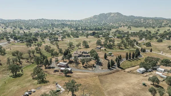 $899,000 | 14049 Oak View Drive, Prather, CA 93651