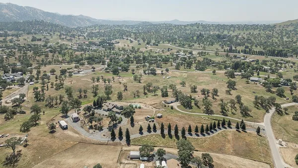 $899,000 | 14049 Oak View Drive, Prather, CA 93651