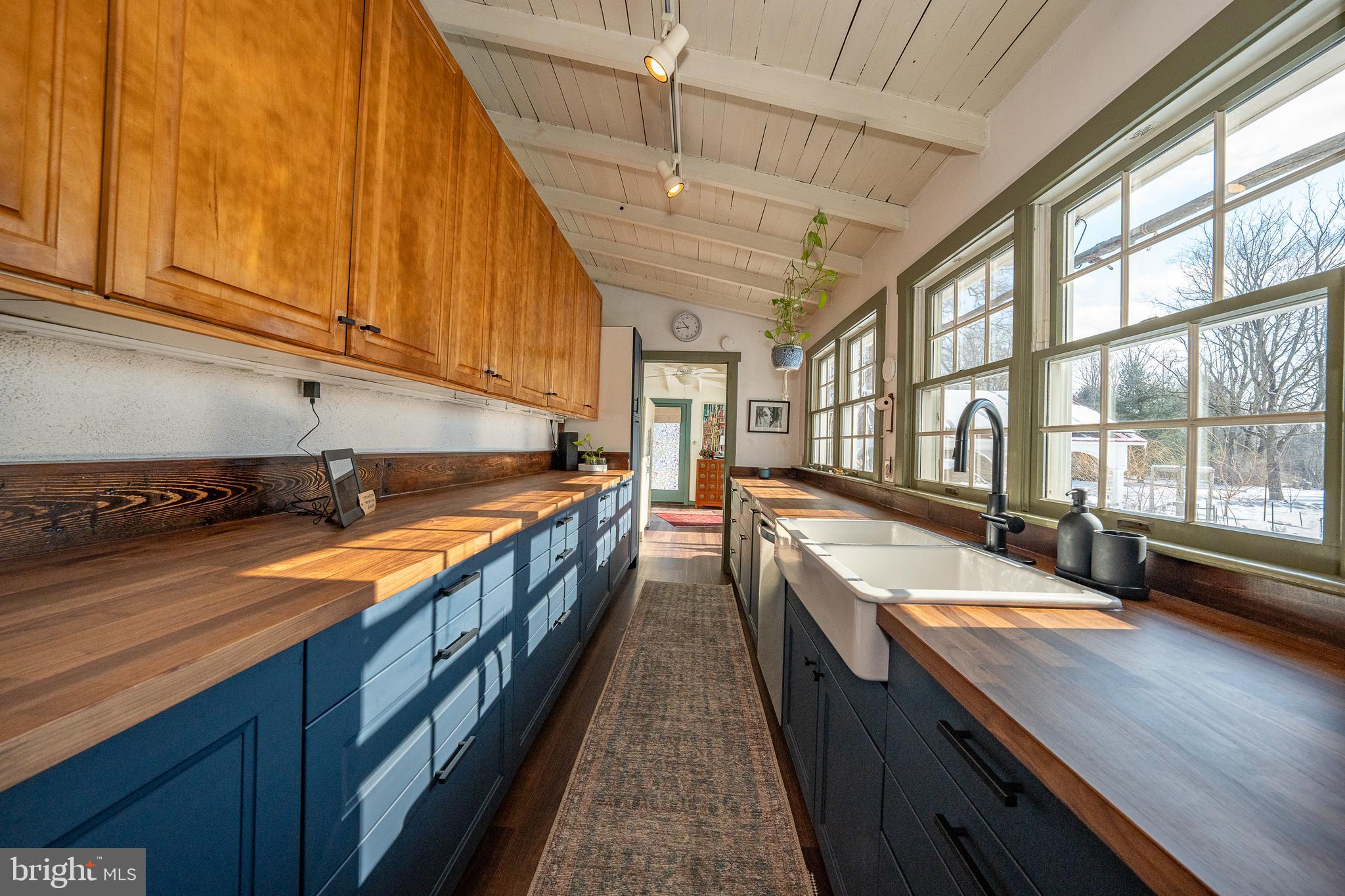 250 Warwick Road Elverson, PA 19520 - Photo 17 of 54 Kitchen