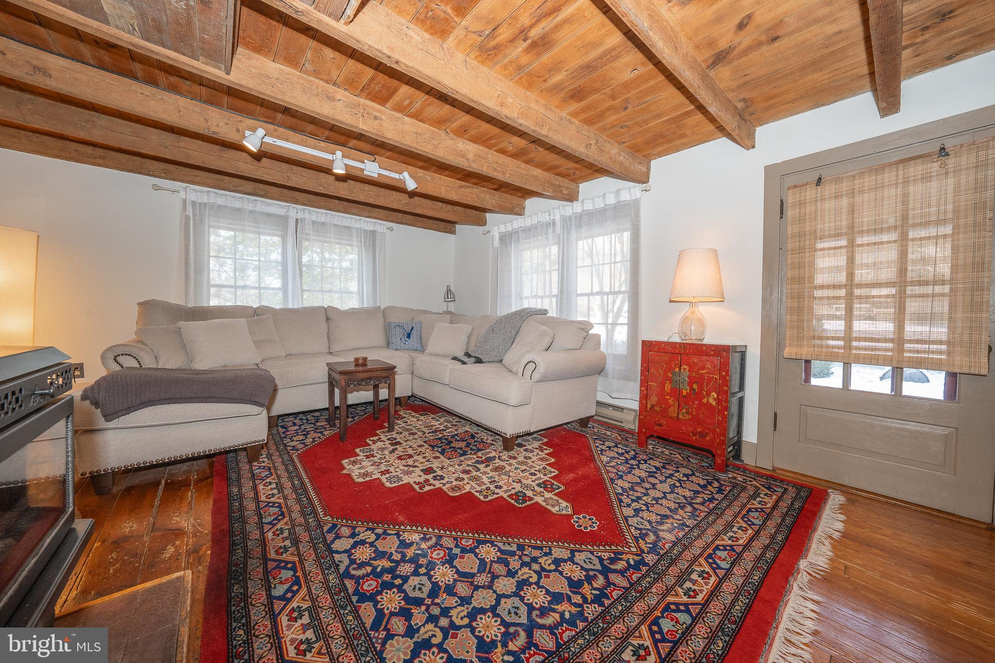 250 Warwick Road Elverson, PA 19520 - Photo 8 of 54 Living room