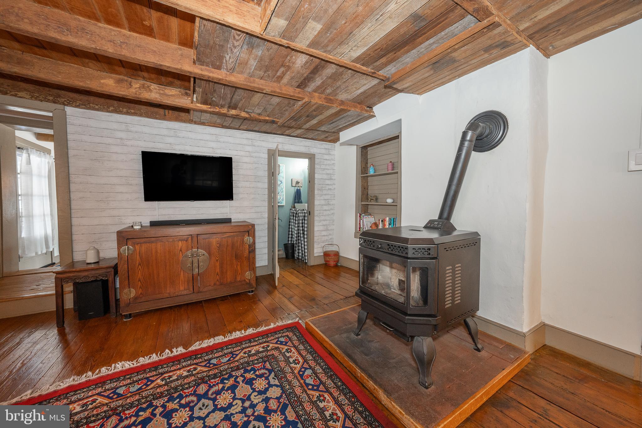 250 Warwick Road Elverson, PA 19520 - Photo 9 of 54 Pellet Stove