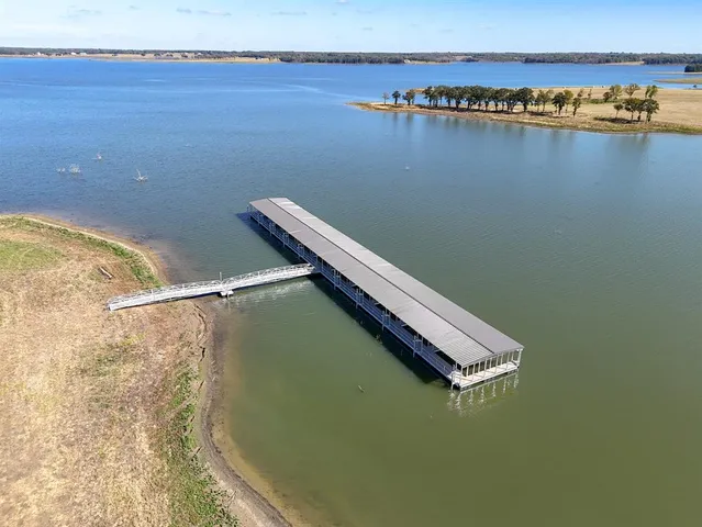 $439,900 | 399 Harborside Terrace, Windom, TX 75492