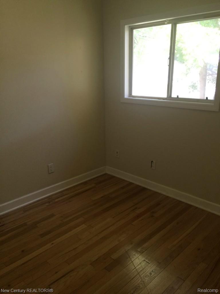 800 Princeton Road Berkley, MI 48072 - Photo 15 of 18 080.jpg
