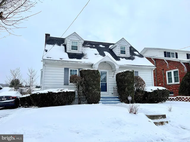 $220,000 | 222 South Center Street, Frackville, PA 17931
