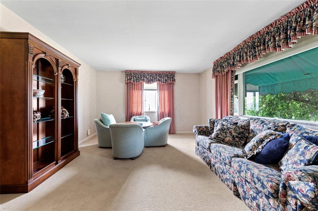 1317 Clifton Road Washington, PA 15301 - Photo 6 of 38