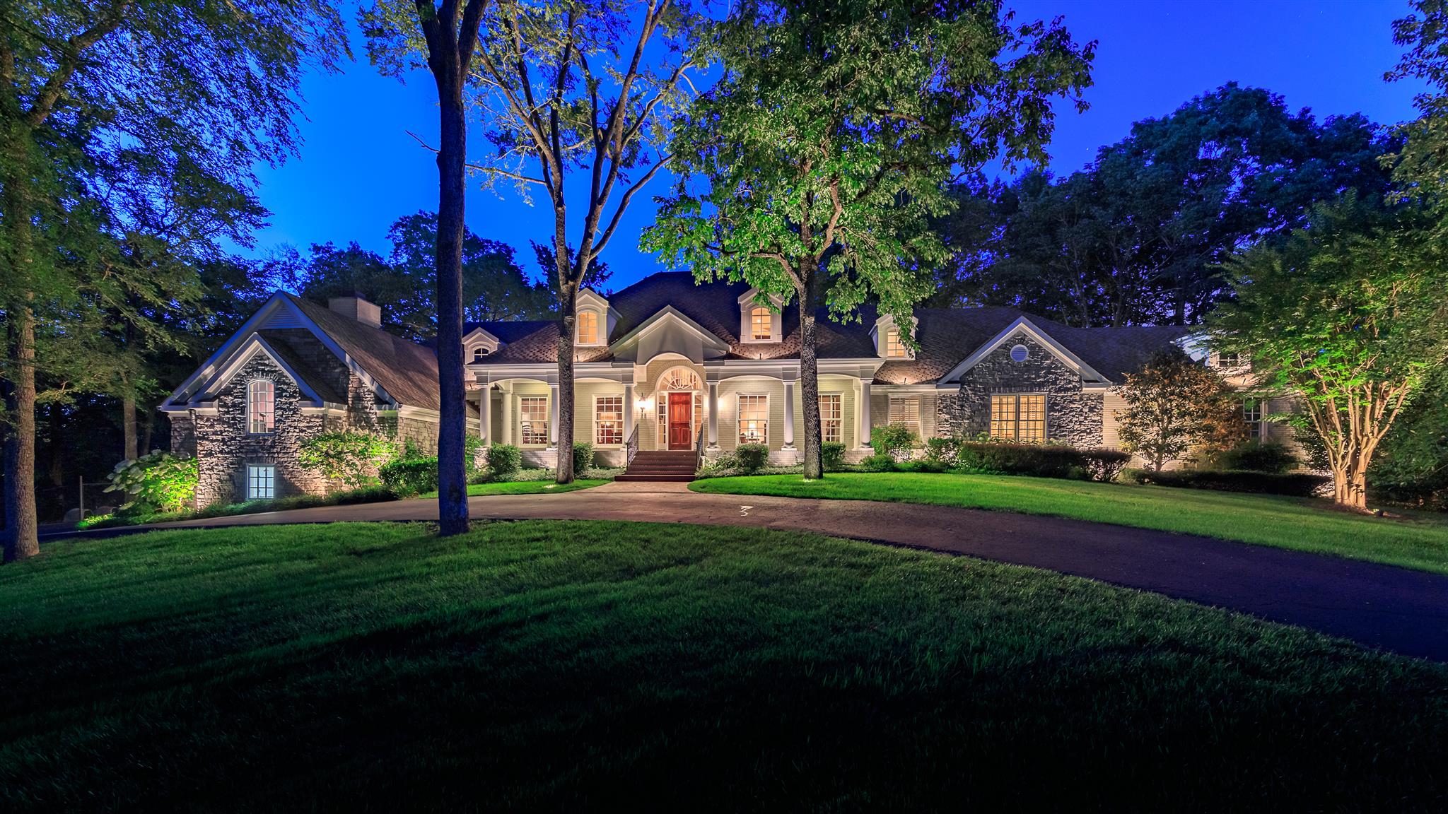 4508 Murfreesboro Road Franklin, TN 37067 - Photo 3 of 30 a front view of a house with a yard