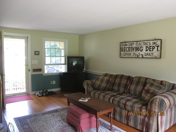 25 Pomeroy Meadow Road Southampton, MA 01073 - Photo 6 of 30