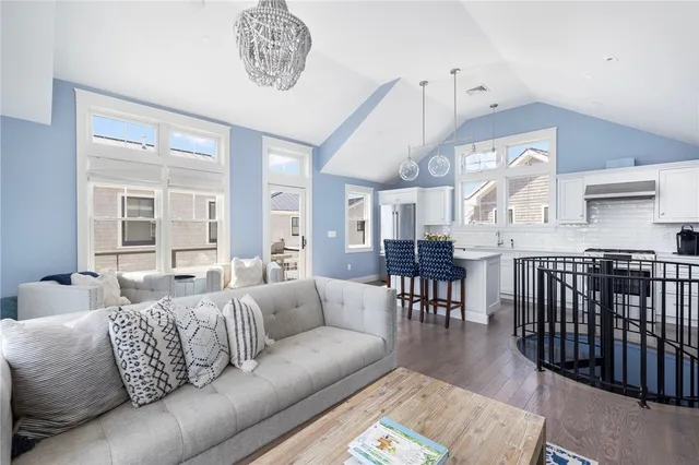 $3,250 | 14 East Pointe Lane, Unit 14, South Kingstown, RI 02879