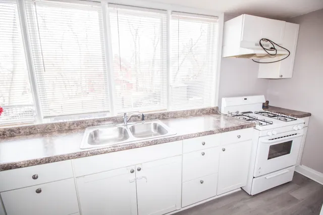 $118,000 | 736 14th Street, Moline, IL 61265