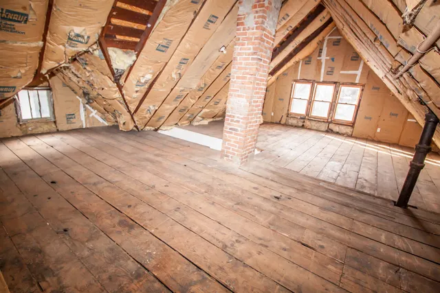 $118,000 | 736 14th Street, Moline, IL 61265