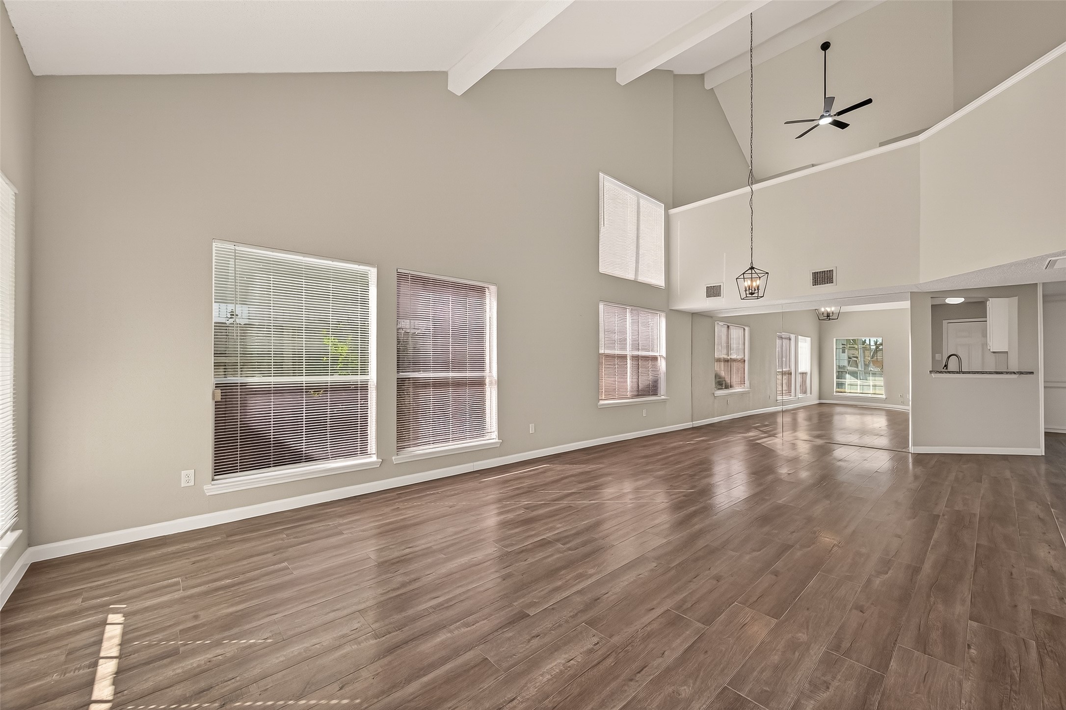 7622 Poitiers Drive Houston, TX 77071 - Photo 4 of 37 a view of a livingroom with wooden floor