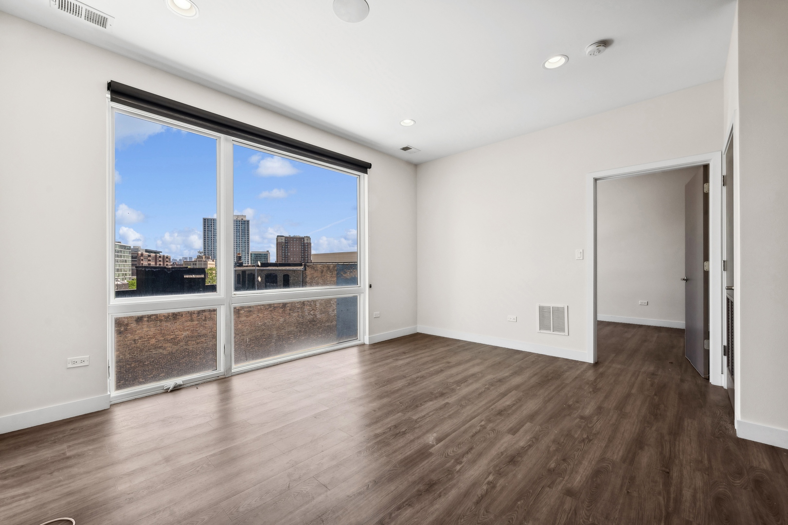 4027 North Broadway, Unit 405 Chicago, IL 60613 - Photo 12 of 17