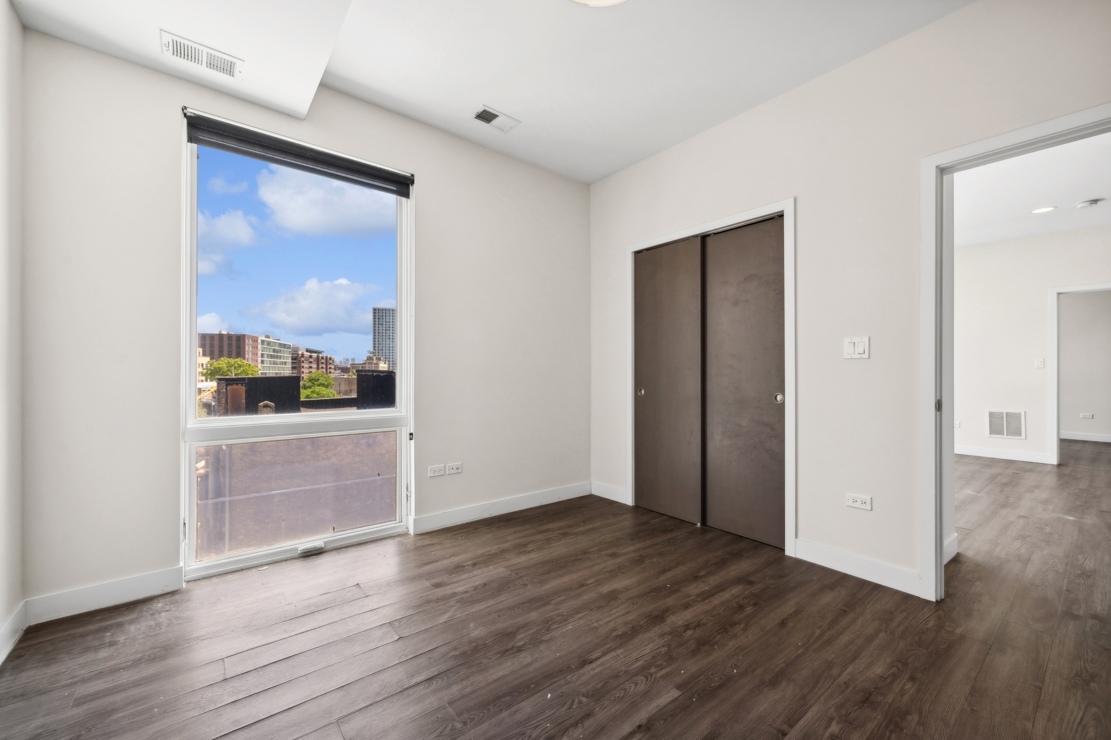 4027 North Broadway, Unit 405 Chicago, IL 60613 - Photo 14 of 17