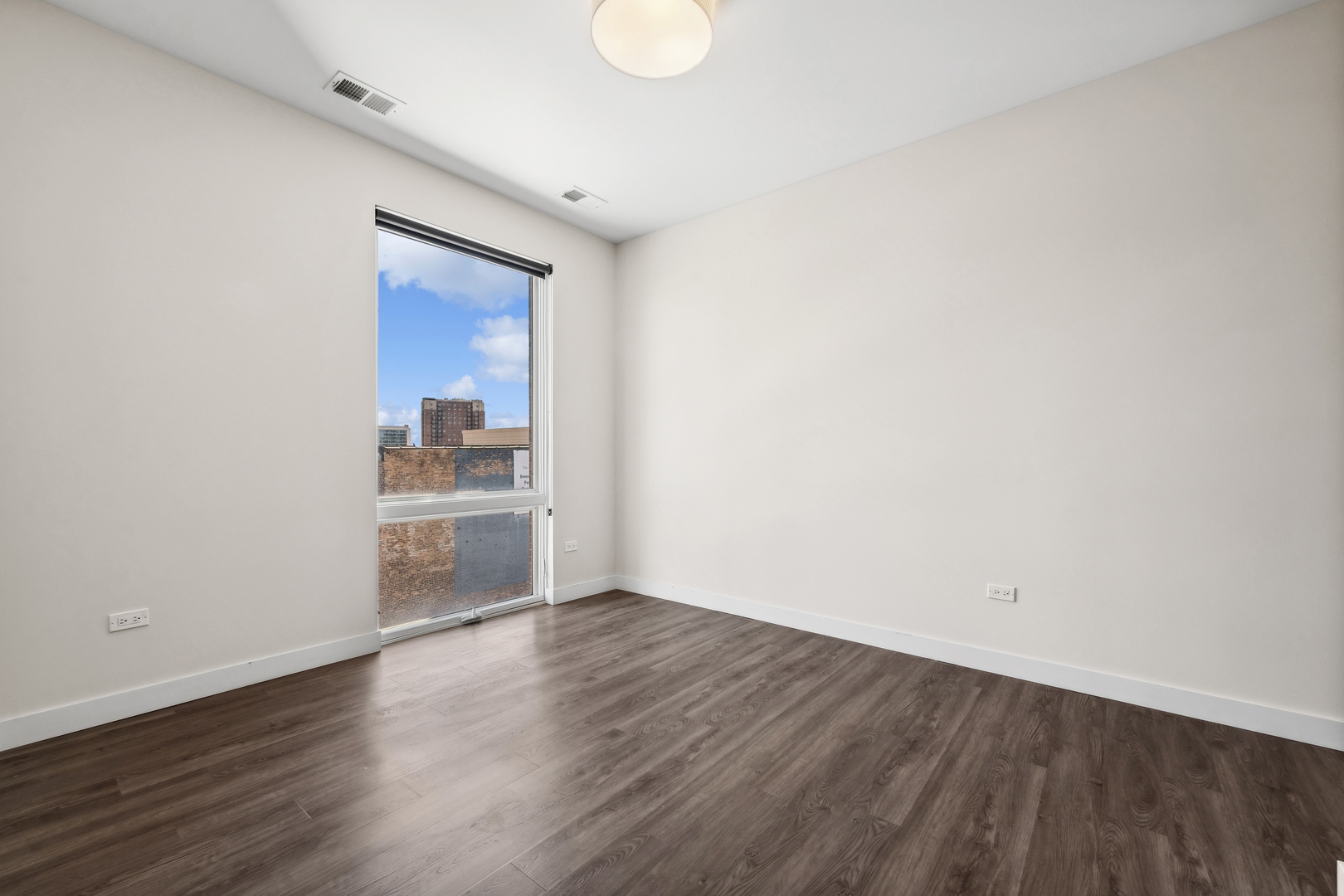 4027 North Broadway, Unit 405 Chicago, IL 60613 - Photo 15 of 17