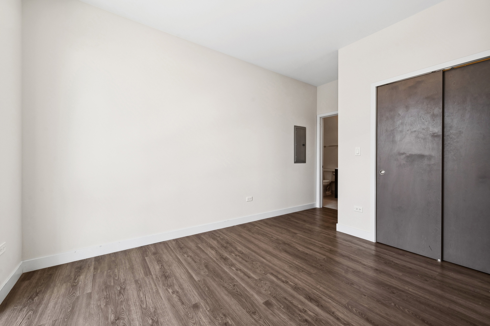 4027 North Broadway, Unit 405 Chicago, IL 60613 - Photo 16 of 17