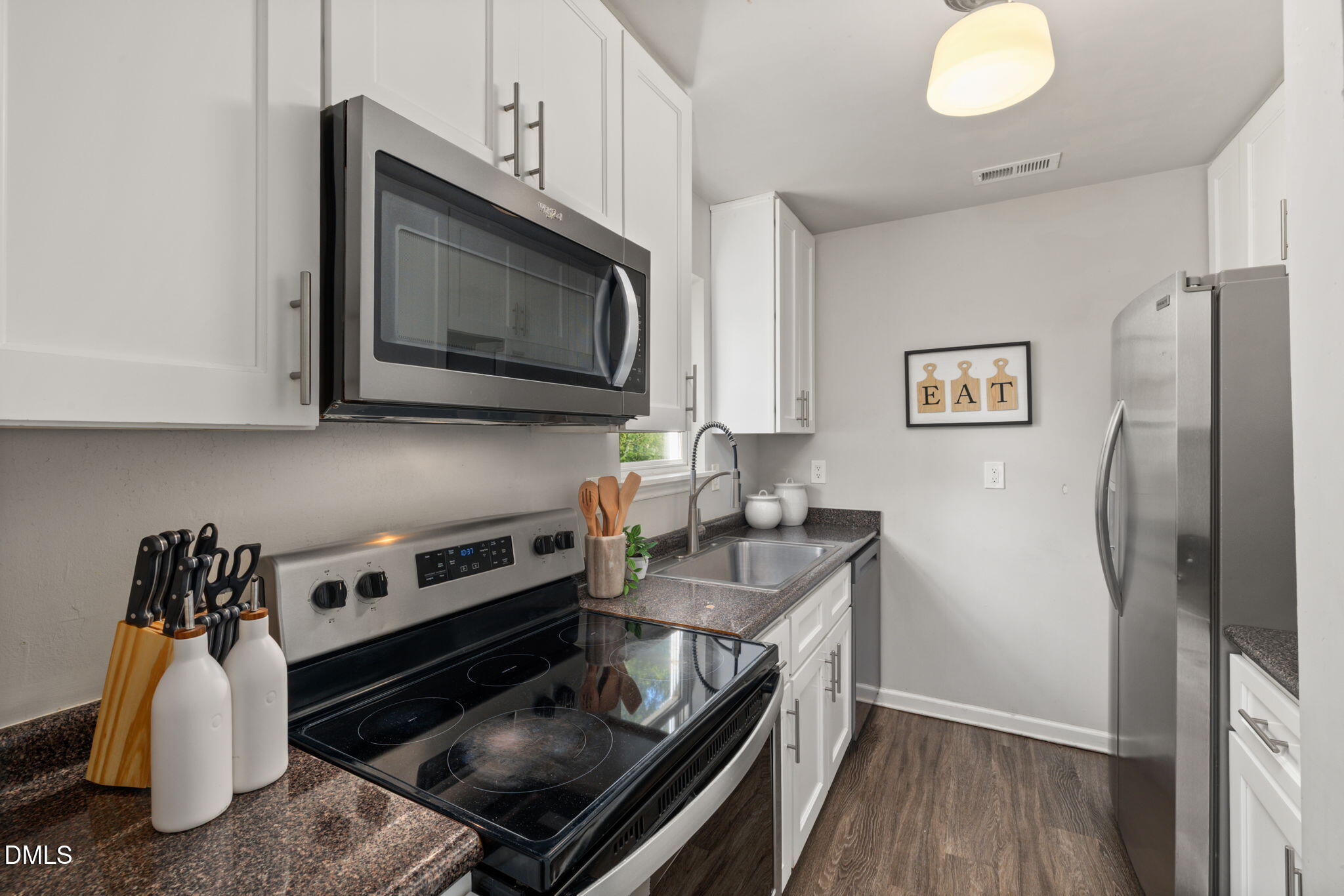 822 Gerard Street Durham, NC 27701 - Photo 13 of 35 19-web-or-mls-DX3A0227