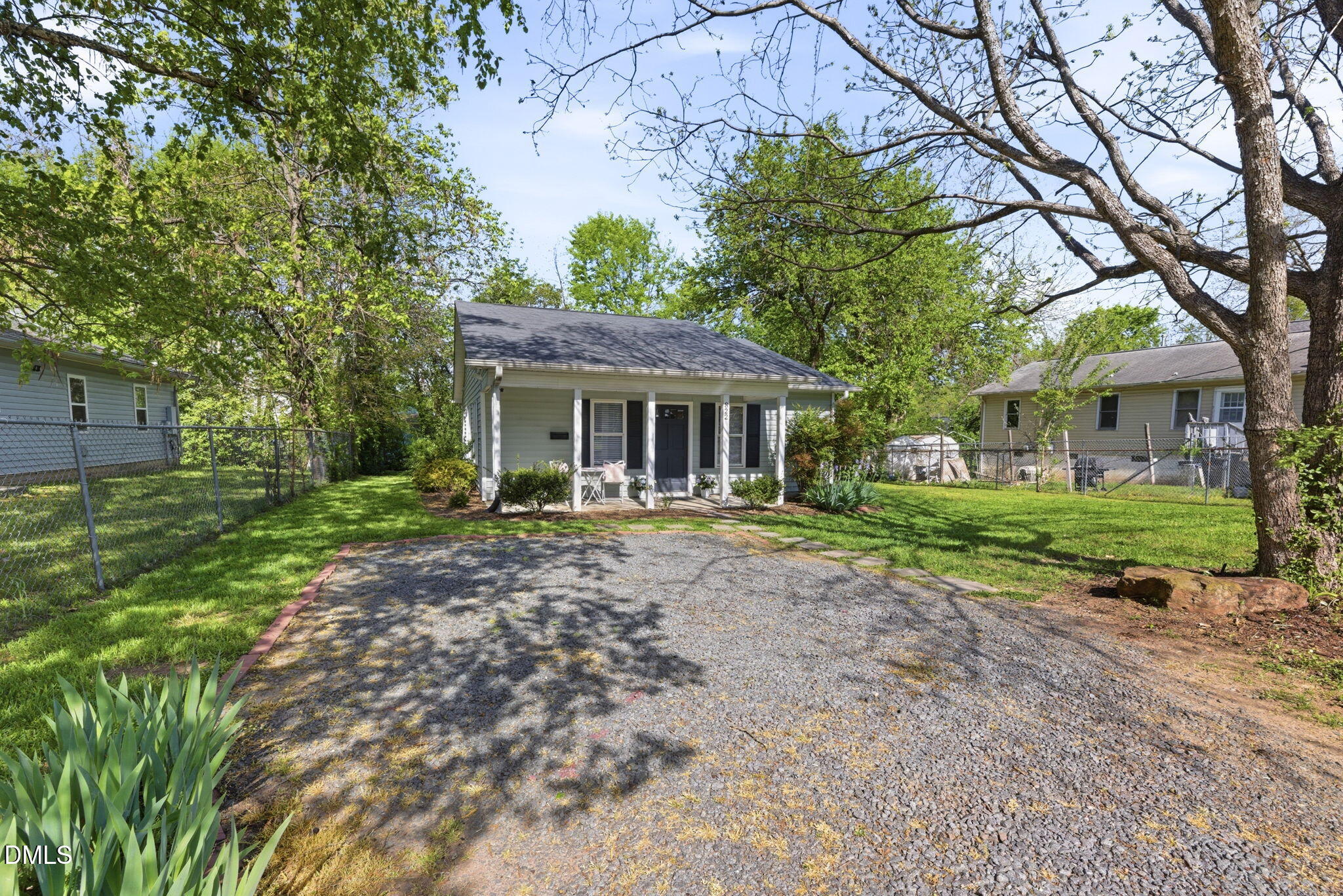 822 Gerard Street Durham, NC 27701 - Photo 3 of 35 2-web-or-mls-DX3A0055