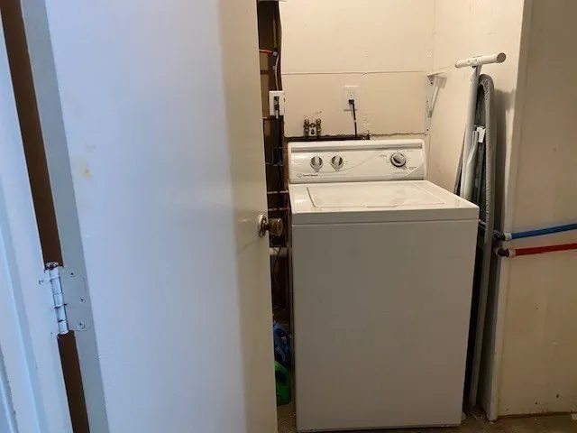 $2,000 | 18 Arcadia Street, Unit B, Woburn, MA 01801