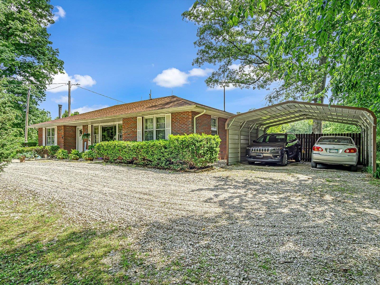 2100 Beckmann Road Lenzburg, IL 62255 - Photo 4 of 36