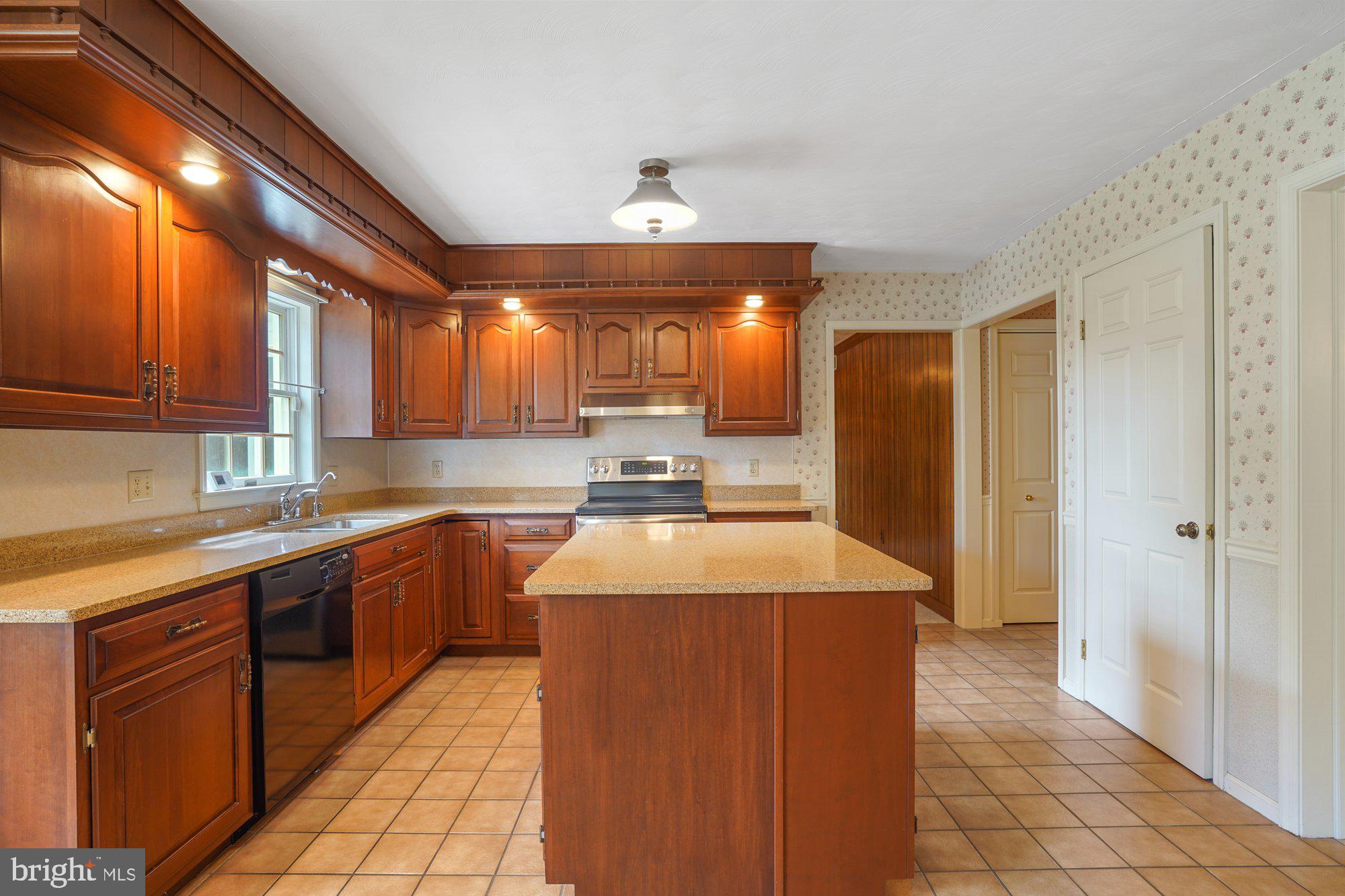 262 Faust Road Sinking Spring, PA 19608 - Photo 11 of 36