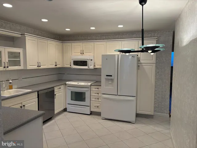 $350,000 | 1706 Julie Court, Bensalem, PA 19020